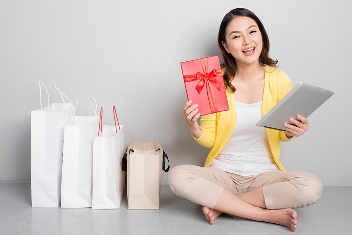 Holiday Stress Management Tip #2: Set a budget for your holiday shopping.